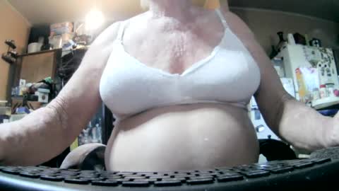 daisy mae online show from June 22, 8:33 am