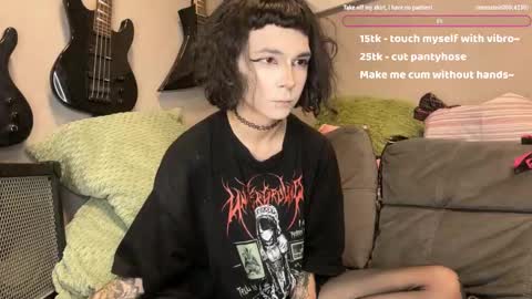 Snapshot of dandelion_sea chatting on October 1, 5:46 pm dandelion_sea online show from October 1, 5:46 pm
