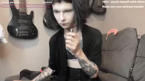 Snapshot of dandelion_sea chatting on October 18, 7:06 pm dandelion_sea online show from October 18, 7:06 pm