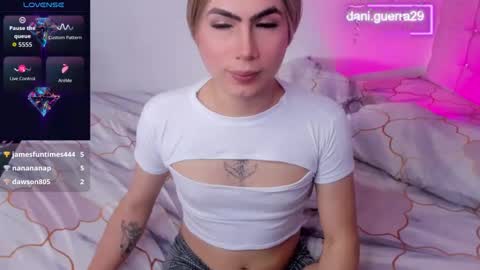 Snapshot of dani_lovet1 chatting on October 10, 7:26 pm dani online show from October 10, 7:26 pm