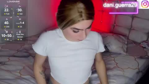 Snapshot of dani_lovet1 chatting on October 17, 11:19 pm dani online show from October 17, 11:19 pm