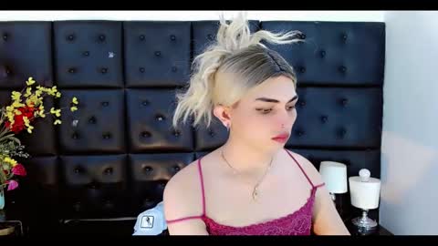 daniela_pink_ online show from February 15, 11:36 pm