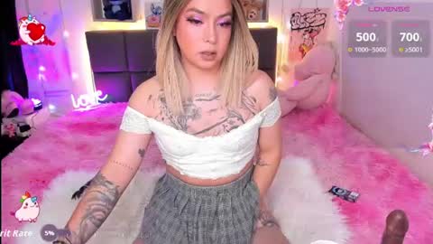 dannia_13 online show from June 12, 4:33 am