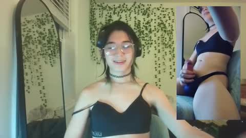 Snapshot of deciduousdoll chatting on October 27, 5:59 am deciduousdoll online show from October 27, 5:59 am
