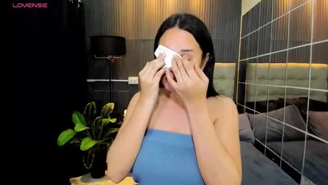 Tyra Colins online show from November 25, 10:17 am