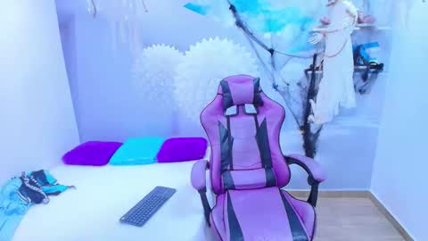 DEMI online show from October 29, 12:36 pm