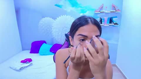 DEMI online show from December 3, 5:50 pm