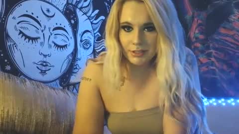 Snapshot of devyn_winter chatting on September 18, 9:42 pm devyn winter online show from September 18, 9:42 pm