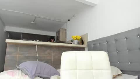 thumb up me please its important online show from October 29, 10:13 am