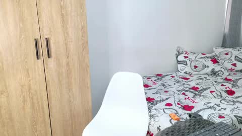 Daphne Sophia Vega online show from April 19, 6:10 pm