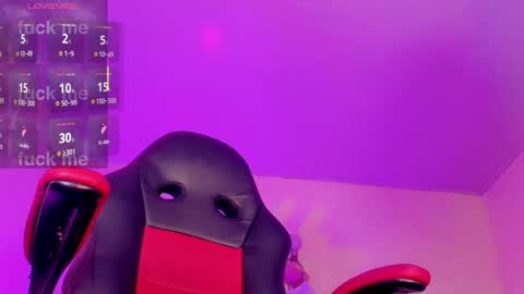Naomy  online show from February 6, 3:23 am