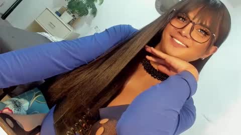 Snapshot of domina_angela chatting on February 4, 4:39 pm ANGELA online show from February 4, 4:39 pm