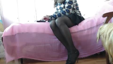 Snapshot of doucement chatting on December 4, 12:08 pm Lucia online show from December 4, 12:08 pm