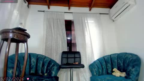 Dulce Y Jhoselin online show from February 5, 10:04 pm