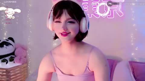 Snapshot of effyevans2 chatting on October 19, 7:12 am - new video where i CUM in BIO online show from October 19, 7:12 am