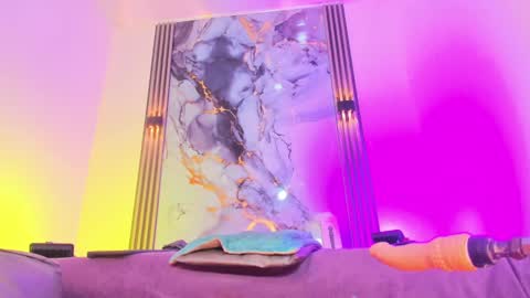 Elizabeth online show from October 4, 4:35 am