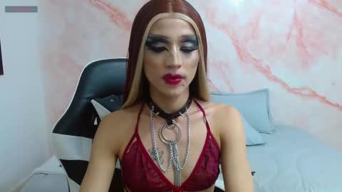 Snapshot of emale_experience22 chatting on October 27, 9:34 pm Yasmin online show from October 27, 9:34 pm