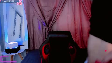 Snapshot of emely_rous chatting on January 15, 2:27 am Emely Rous online show from January 15, 2:27 am