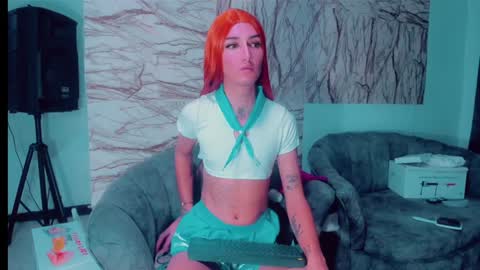 EmillySaenz online show from December 20, 7:07 pm