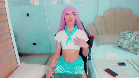 EmillySaenz online show from January 7, 4:05 pm