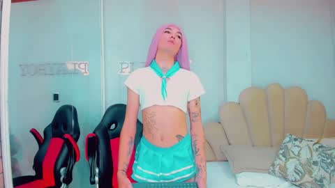 EmillySaenz online show from January 14, 4:50 pm