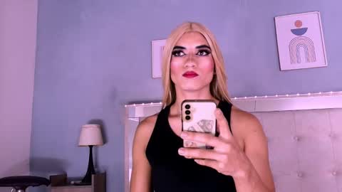 emily_castillo1_ online show from September 29, 5:18 am