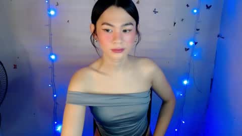 Snapshot of emilyfuckers chatting on January 13, 4:08 pm ariane online show from January 13, 4:08 pm