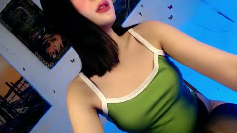 Snapshot of emilyfuckers chatting on January 18, 2:04 pm ariane online show from January 18, 2:04 pm