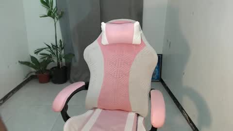 ericaxox1 online show from April 10, 10:10 am