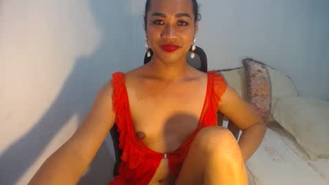 erika_madrigal online show from January 21, 11:40 am