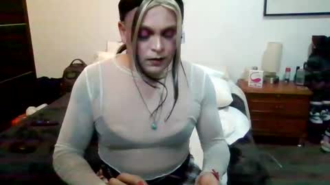 Snapshot of estephanieaguilar chatting on October 26, 8:21 am Estephanie Aguilar online show from October 26, 8:21 am