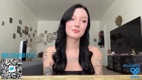 Snapshot of evelynforever chatting on September 15, 7:41 pm Evelyn online show from September 15, 7:41 pm