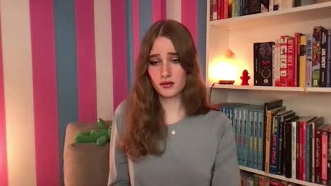 Evie3 online show from October 22, 7:05 pm