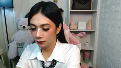 exotictssavie online show from February 10, 8:21 pm