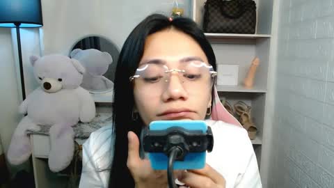 exotictssavie online show from February 26, 12:05 am