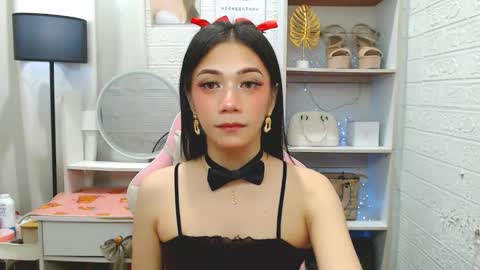 exotictssavie online show from October 14, 5:36 pm