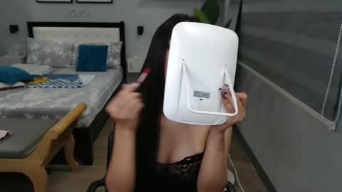 Snapshot of extremelytyra chatting on October 14, 12:50 pm extremelytyra online show from October 14, 12:50 pm