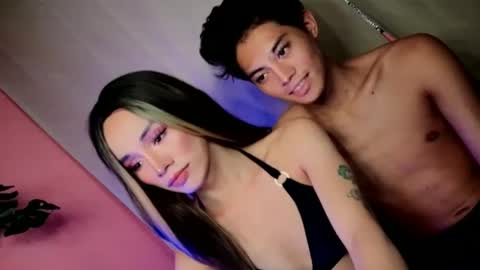 Snapshot of familystroke_twinny8 chatting on February 17, 5:21 pm Alexandra x Alexandro online show from February 17, 5:21 pm