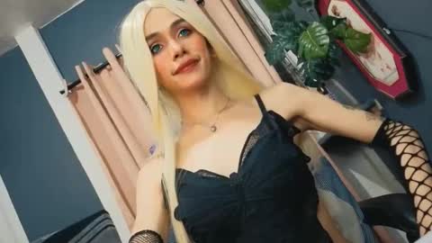 Snapshot of familystroke_twinny8 chatting on September 25, 3:19 pm Alexandra x Alexandro online show from September 25, 3:19 pm