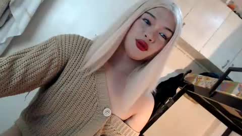 DANIELLA - DONT FORGET TO GIVE ME A THUMBSU UP online show from August 3, 12:22 pm