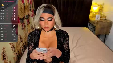 Snapshot of fantasticock4ux chatting on September 24, 6:36 pm YOUR DOMINA KRISTINE online show from September 24, 6:36 pm