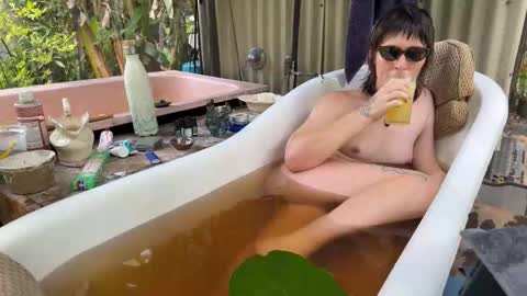 Fern next stream 430pm Monday PST online show from October 29, 1:03 am