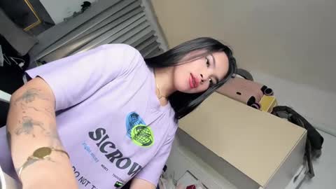 Snapshot of filipina_demure chatting on December 5, 7:11 pm Sandy online show from December 5, 7:11 pm