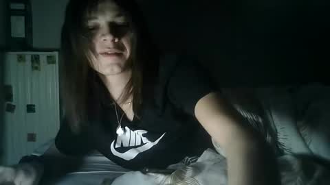 Snapshot of flowpinou chatting on December 19, 2:45 am Emmy online show from December 19, 2:45 am