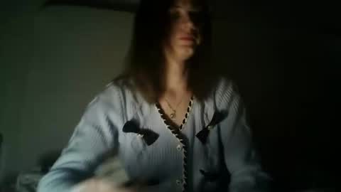 Snapshot of flowpinou chatting on December 28, 1:18 am Emmy online show from December 28, 1:18 am