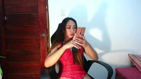 Snapshot of foxxxy_bunny18 chatting on March 5, 2:53 am Rianne online show from March 5, 2:53 am
