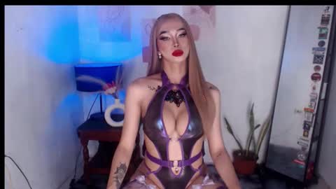 Snapshot of foxy_goddess chatting on October 17, 2:48 am foxy_goddess online show from October 17, 2:48 am
