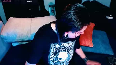 Snapshot of ftmblueyes chatting on October 6, 3:17 am HEHIM online show from October 6, 3:17 am