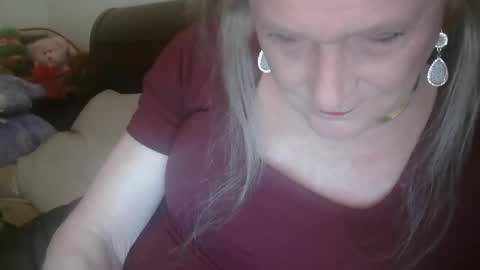 Jessie Love online show from January 2, 9:54 am