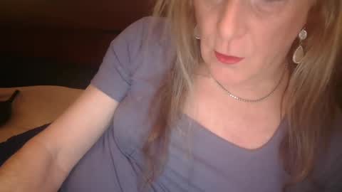 Jessie Love online show from March 1, 10:55 am